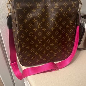Louis Vuitton purse